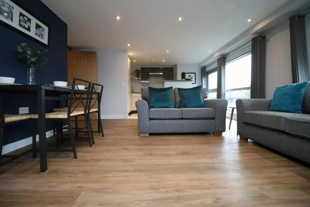 Violet's Corner Luxury Apartment by StayStaycations