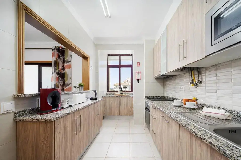 2 Bed Apartment, Quarteira, 10 Min walk to Vilamoura