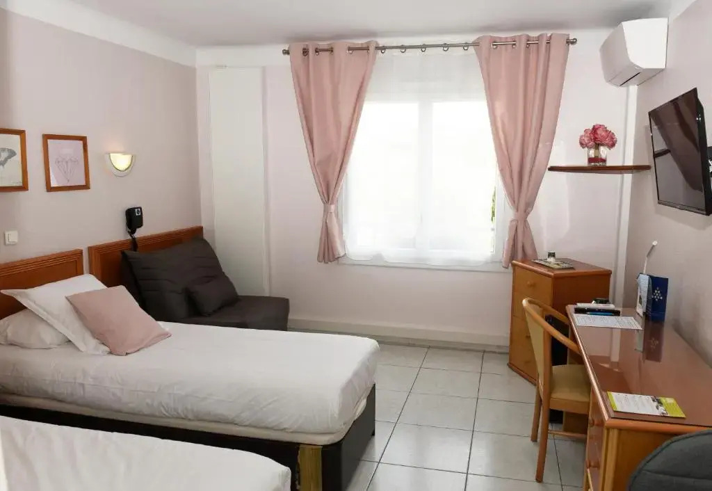 Azur Hotel