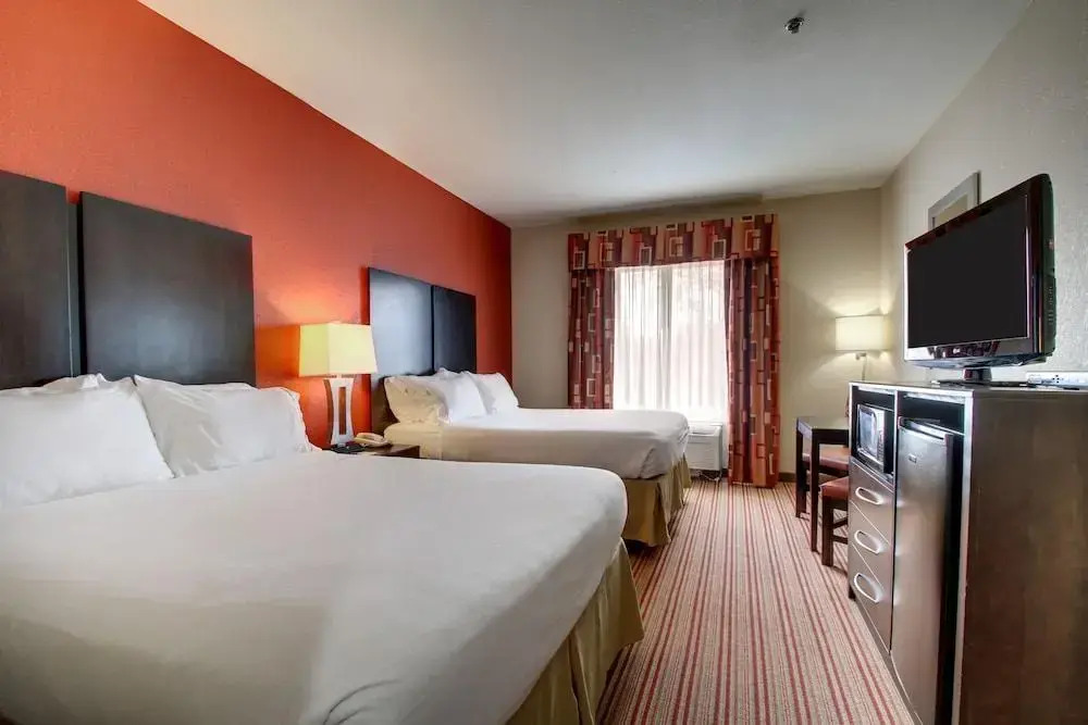 Holiday Inn Express Winona North