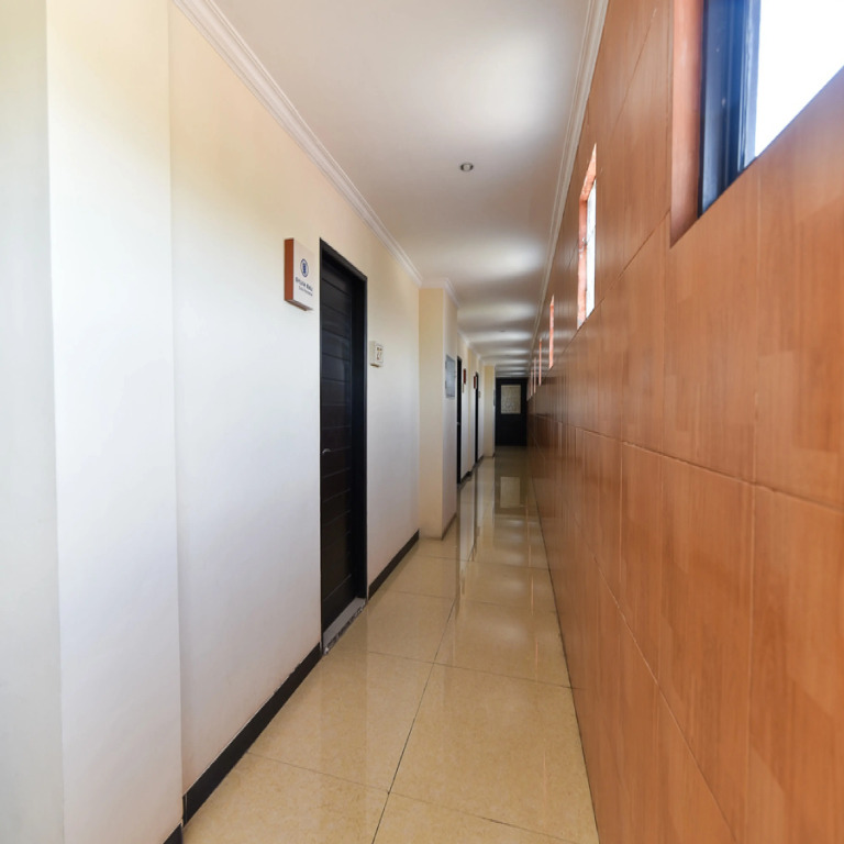 RedDoorz Plus near Mall Bali Galeria 2
