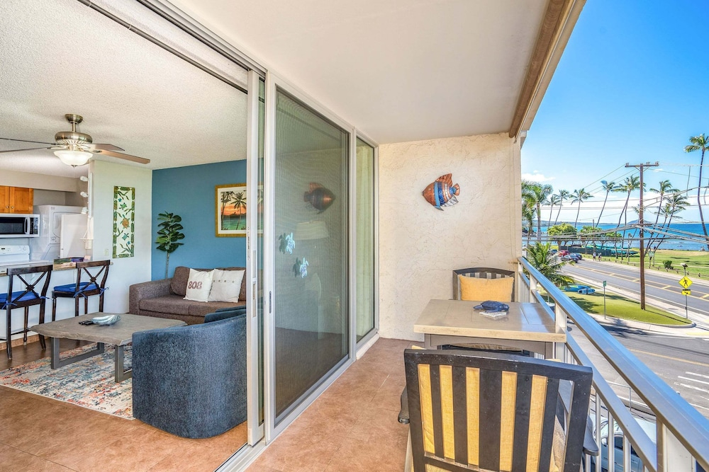 Island Surf 304 - Modern Renovation, Must See Ocean View, Cool Split AC, Wi-fi !