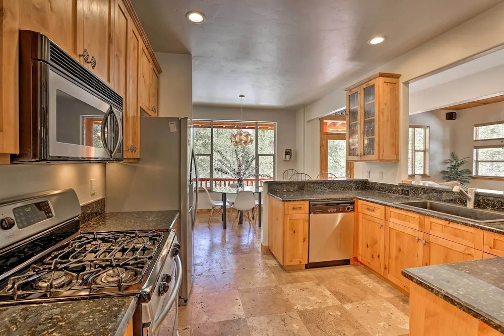 'rocky Bear Lodge' on 2 Acres Near Turquoise Lake