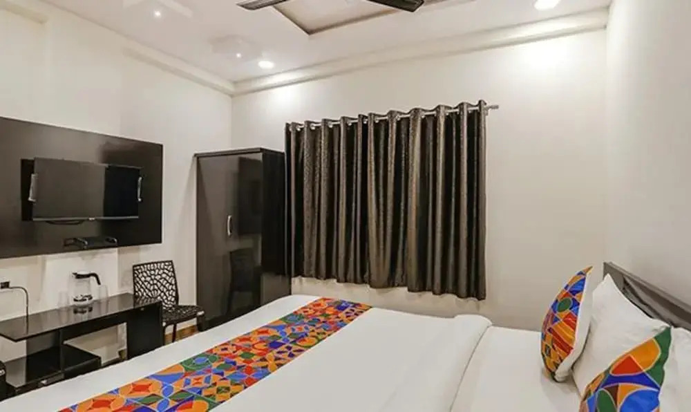 Fabhotel Royal Stay