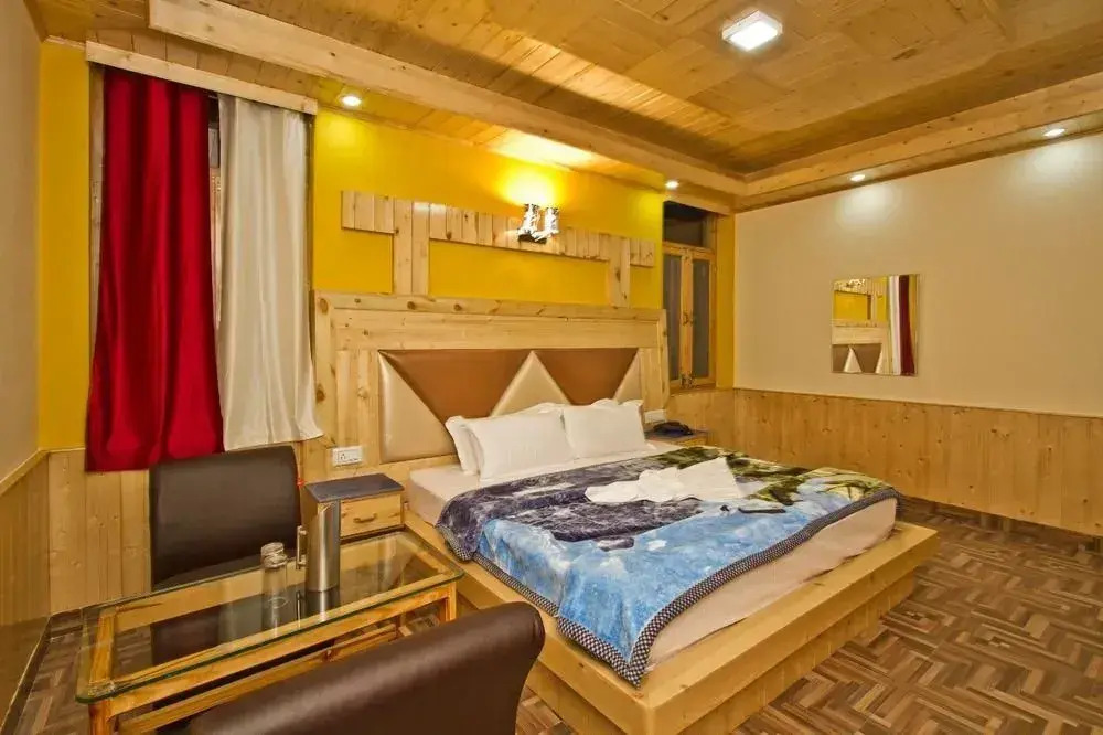 Snow Season Resort Manali