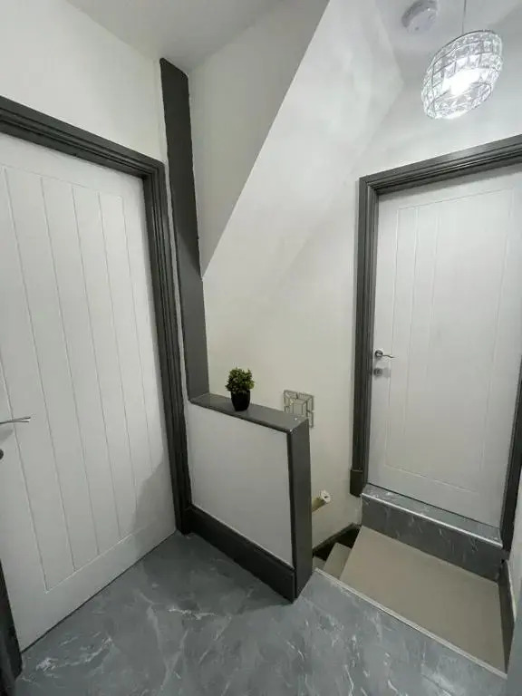 3 Bedroom Whalley Aparthotel