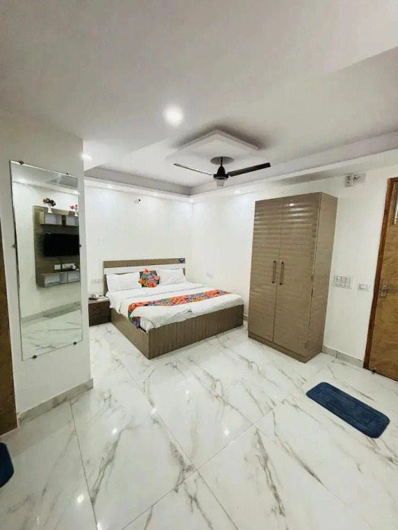 Lotustar Hotel