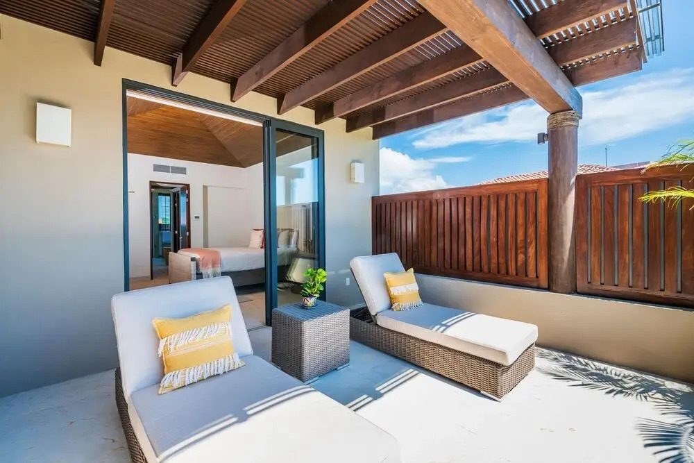 Sunny Vacation Villa 83