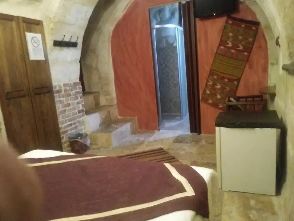 Naturels Cave House