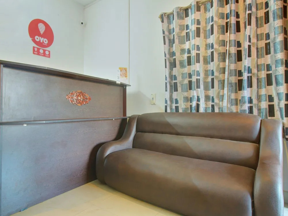 OYO 8282 Heritage Residency