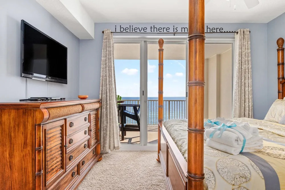 Ocean Reef 1106 - Lazy Daze