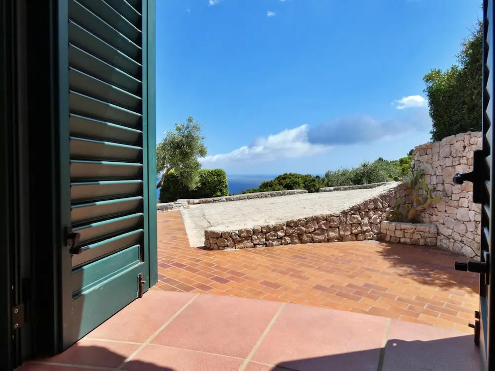 Villa Agapanto - Trullo Anthos con Vista Mare e Giardino Privato