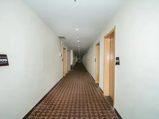 Yueke Hotel (Zhengzhou Zichen Road South 3rd Ring Road Subway Station)