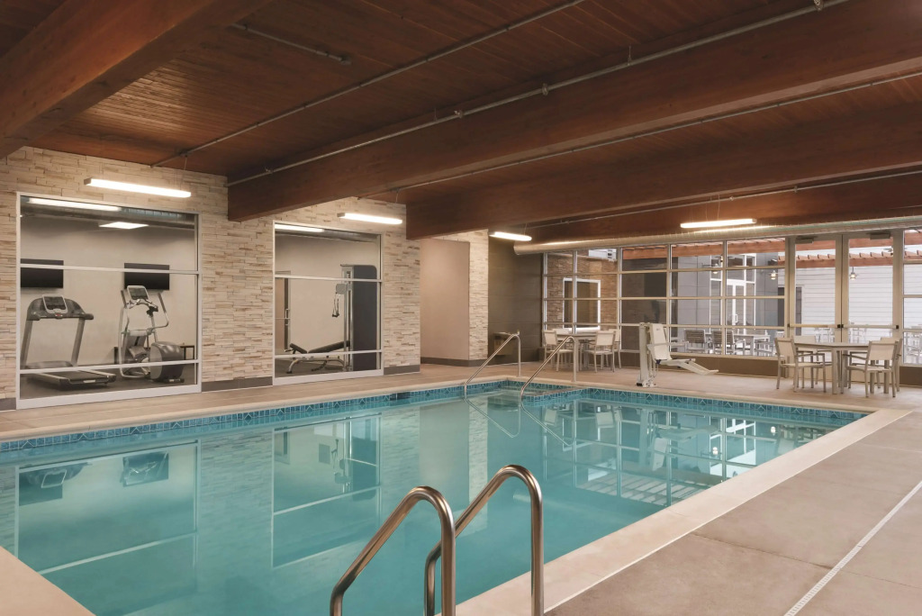 Country Inn & Suites by Radisson, Ft Atkinson, WI