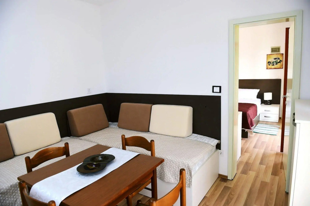 Apartments Zdjelar
