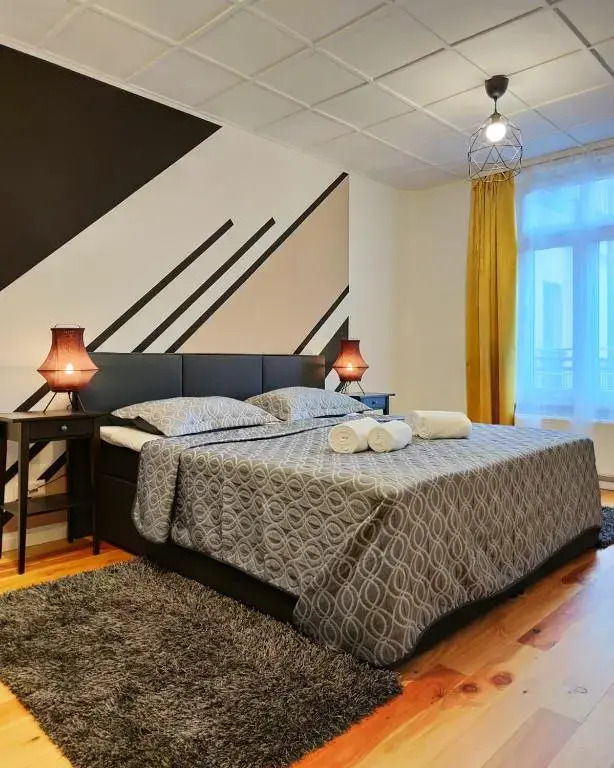 Exclusive Suite South Central
