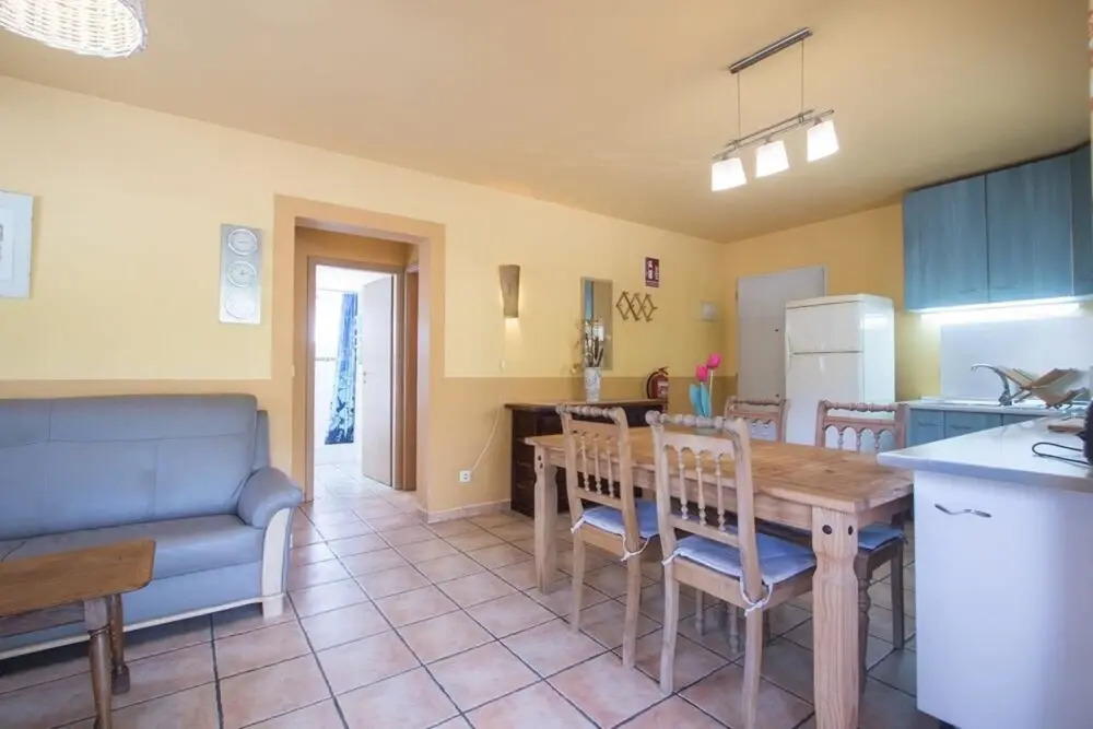 House With 2 Bedrooms in Finestrat, With Pool Access and Furnished Ter