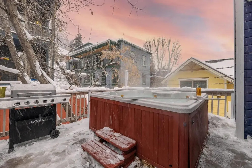 Raddon - Park City Retreat w Hot Tub & Balcony