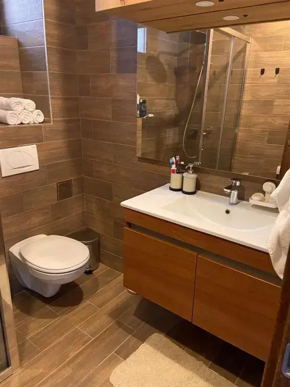 Apartman Vilotic , A2 , prizemlje Ground floor, apartman u zgradi Aris Kop-a