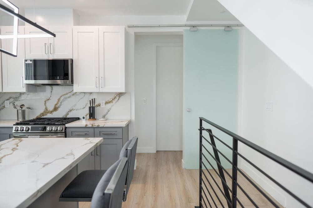 Modern 3-4 BR Townhome Built 2023 w Office Bonus Room Garage EV Charger p64