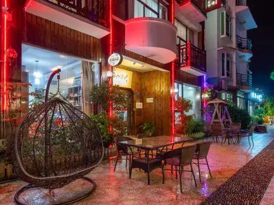 Huayue · Mingyue Mountain and Sea Chinese Inn (Shenzhen Guanhu Beach)