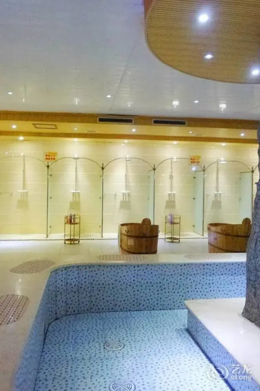Lvshun Hot Spring Holiday Hotel