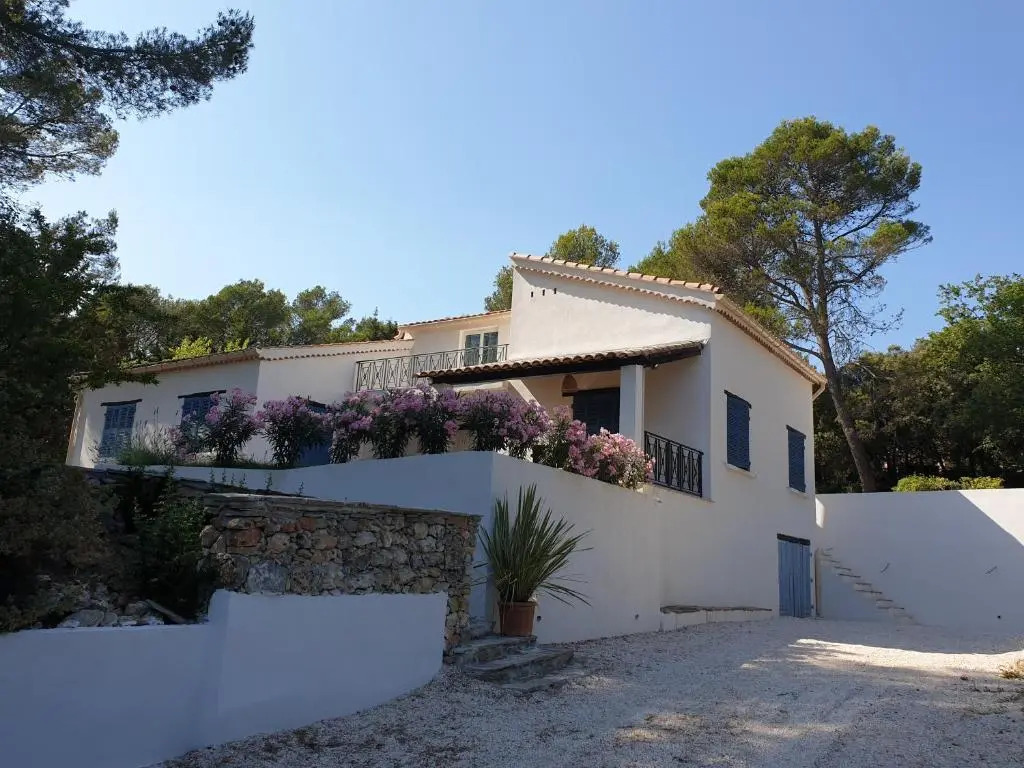 La Bastide Blanche Magnifique villa 5 étoiles 5 chambres et piscine privée sur 6500 m VAR