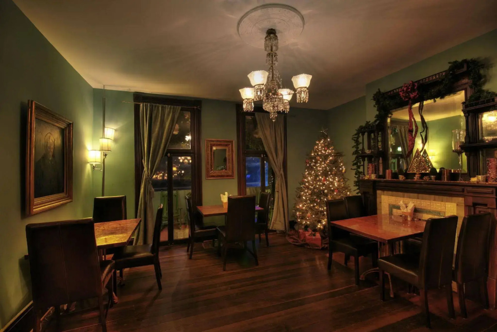 Vandiver Inn