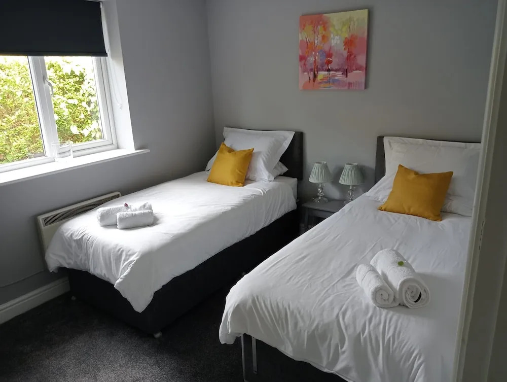 Beautiful and Secluded ,detached Garden Apartment
