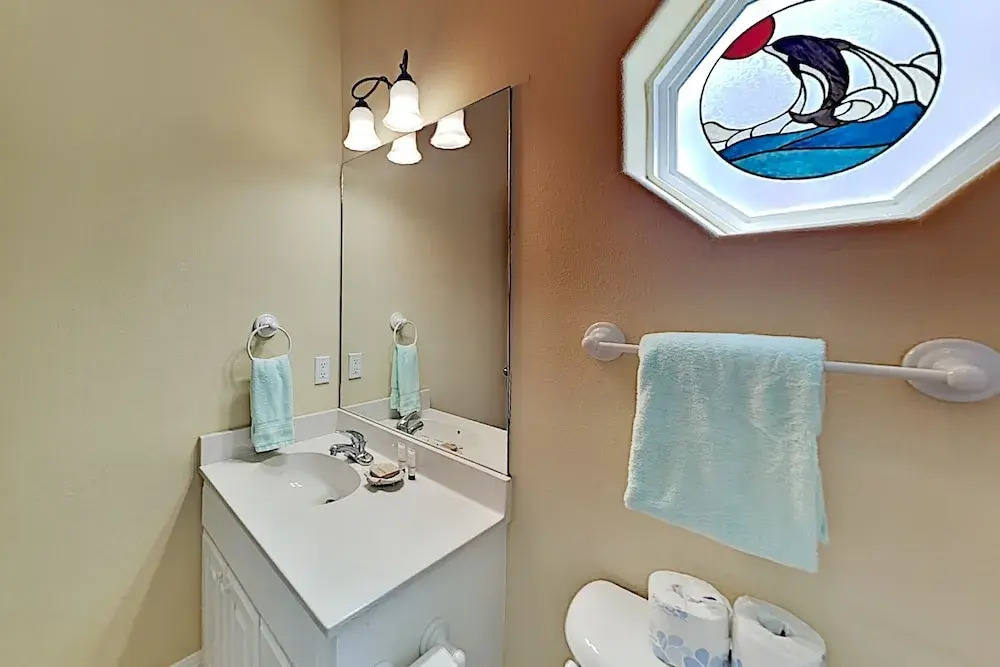 Modern Beach W/ Gourmet Kitchen & 2 Pools 3 Bedroom Home