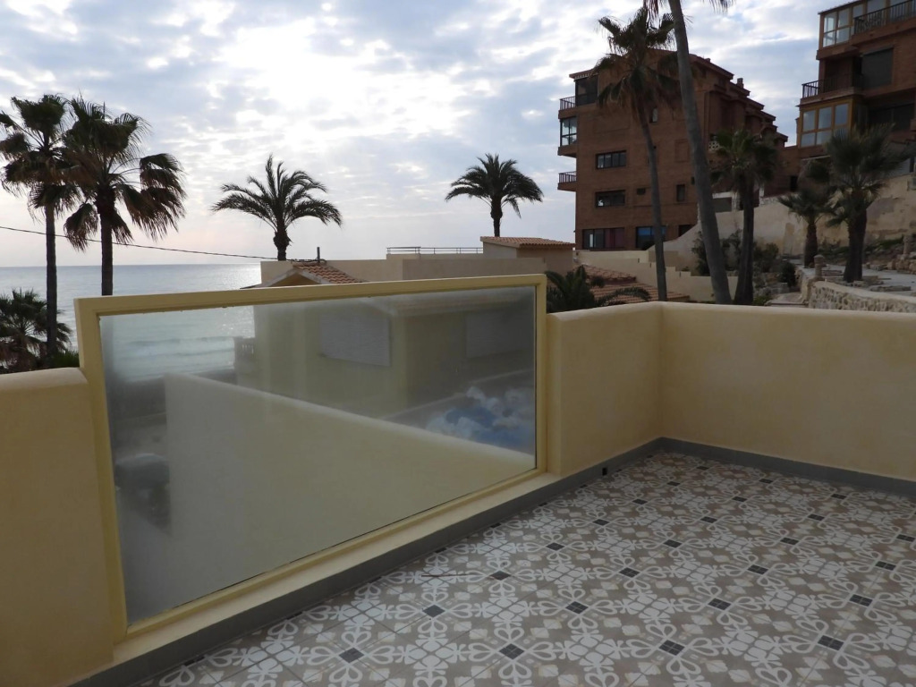 Apartamento Extraordinario LOFT a pie de playa en CHALET ROQUETES