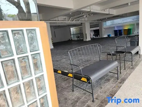 Q Space Sathorn - Narathiwas 18