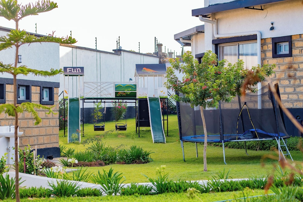 Avian Court Hotel
