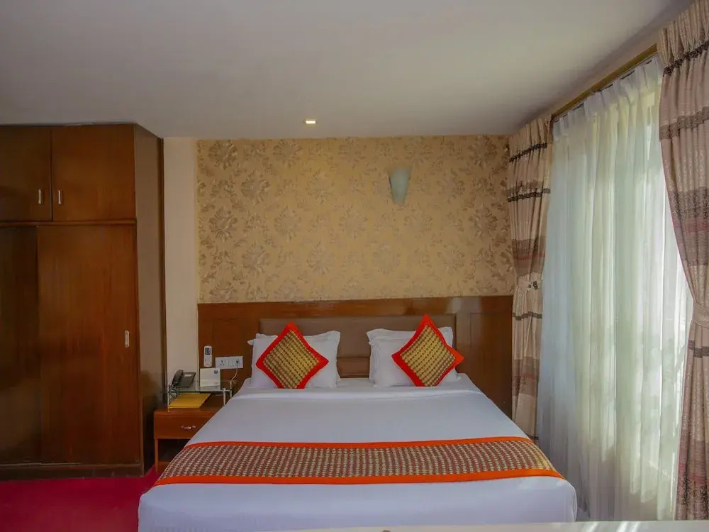 Capital O 338 Yellow Pagoda Hotel