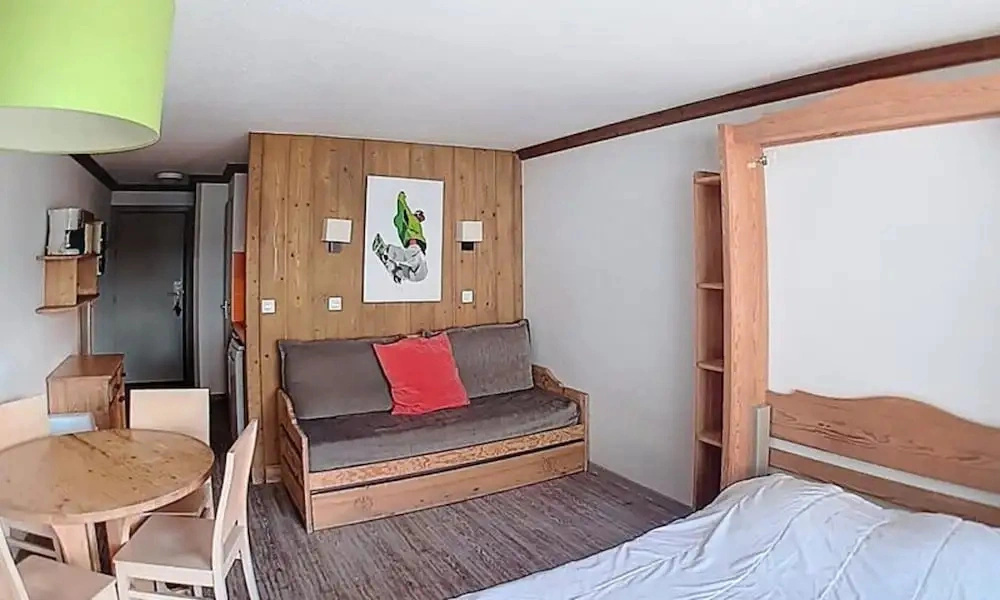 Comfortable Studio Central Location Balcony