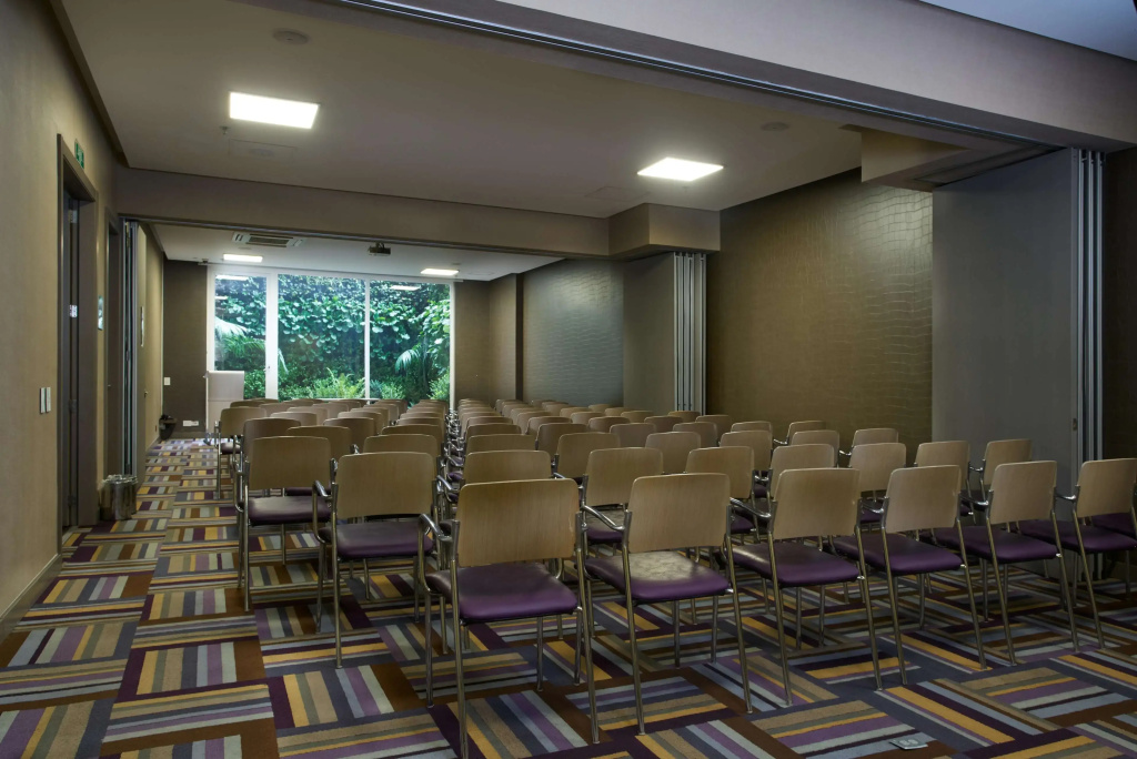 Hotel 100 Luxury Suites by Preferred