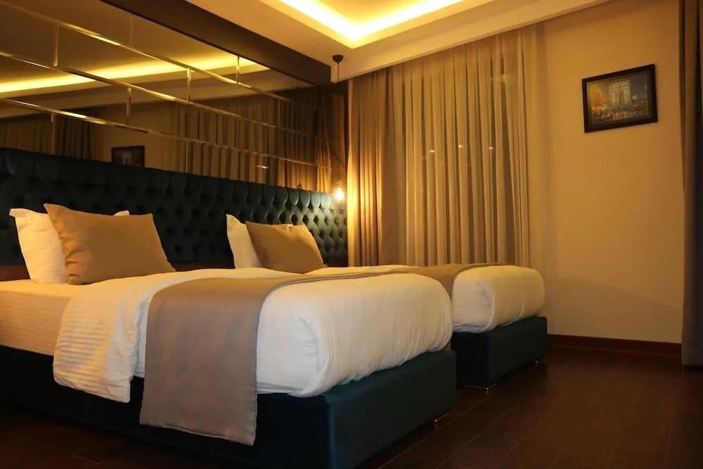 New Point Hotel