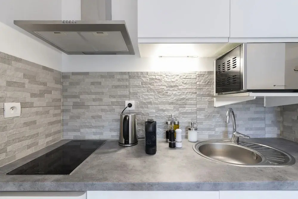 Appartement 2 pièces au calme proche Martinez avec parking privé