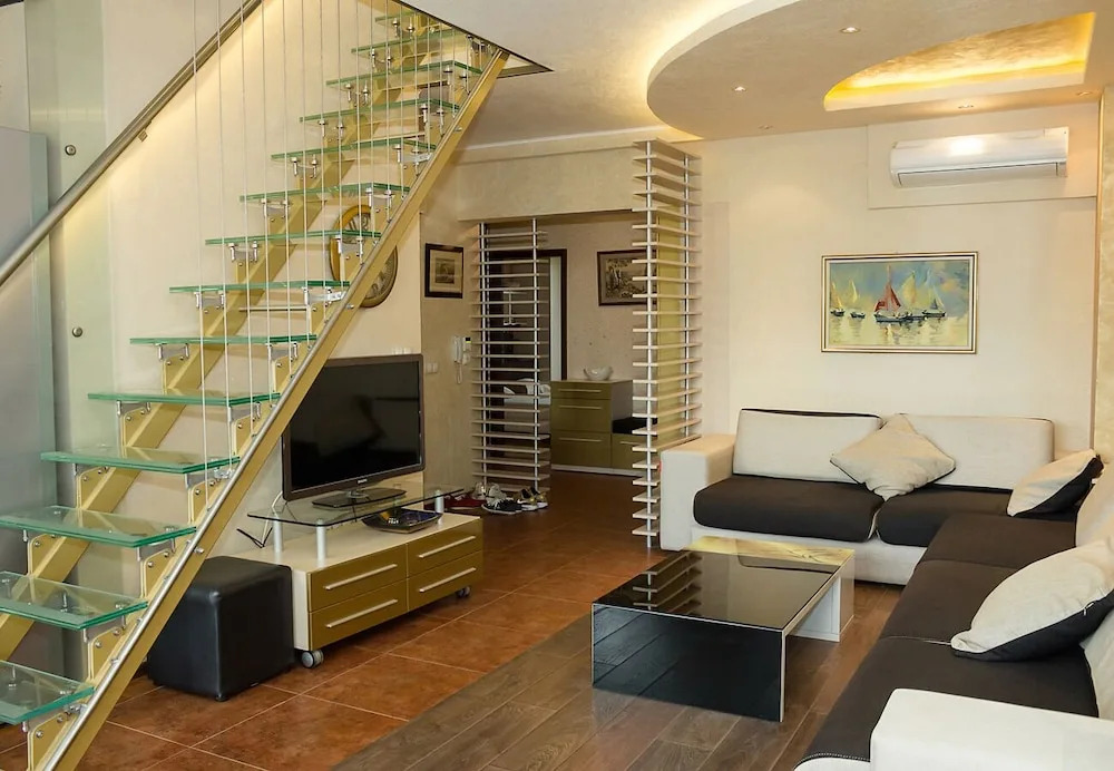 FM Luxury 3-BDR Penthouse with Pool & Terrace in Complex Katerina 1