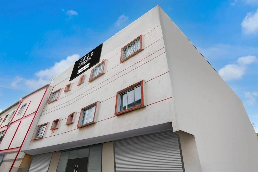 Premium Collection O Joka Industrial Plaza