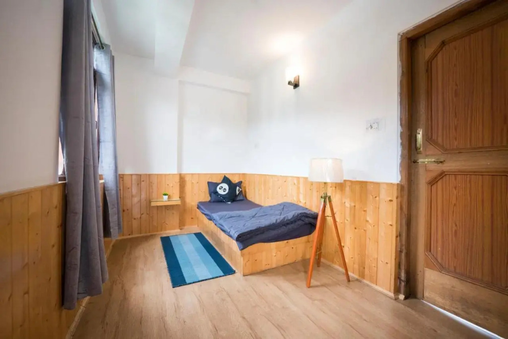 One Light Hostel