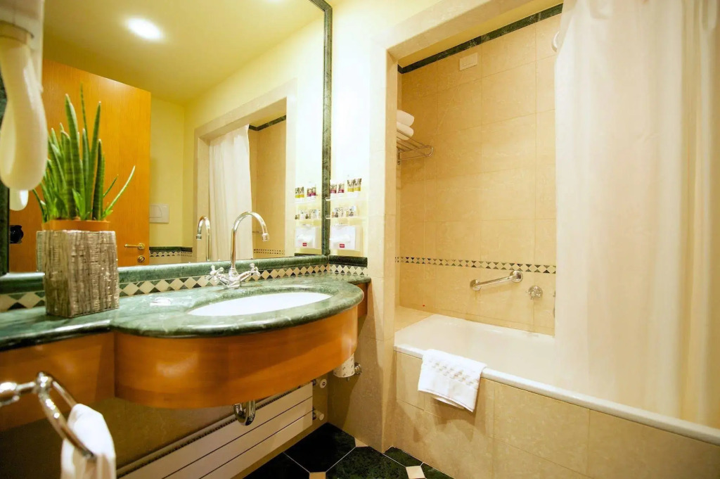 Four Points by Sheraton Siena