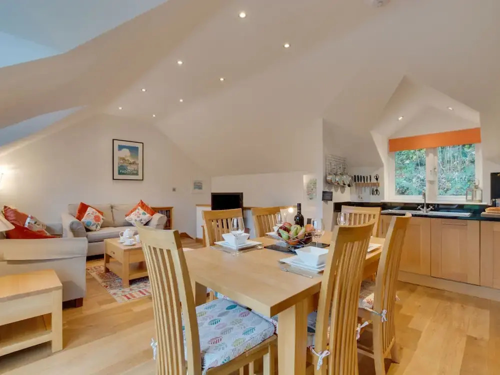 Contemporary Holiday Home in Little Petherick With Terrace