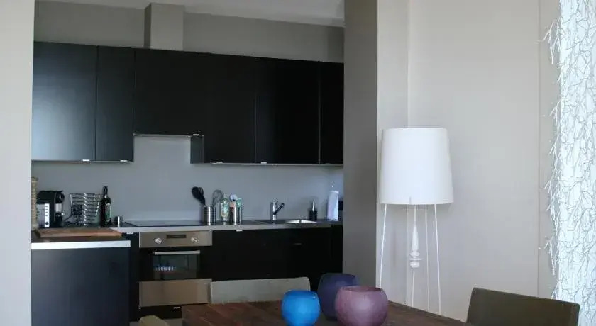 Suite 25a