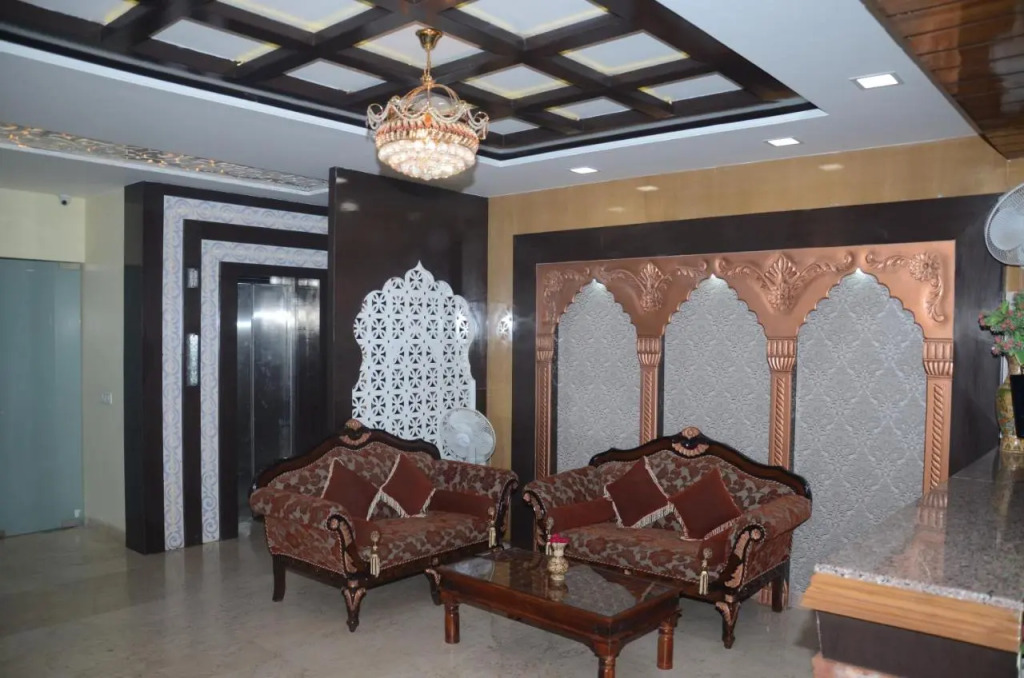 Hotel Grande Residency