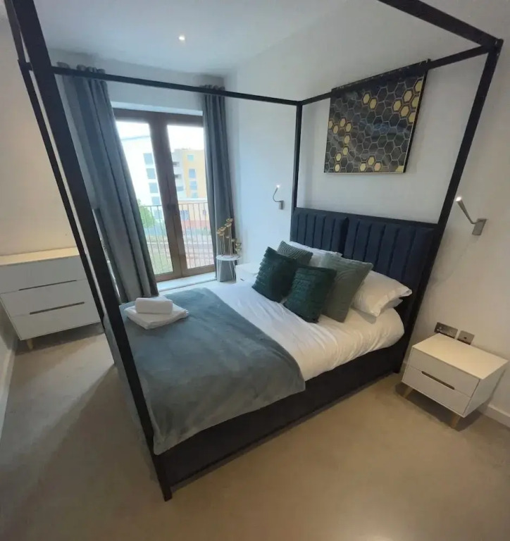 St Albans City Retreat - 2 Bed Apartment