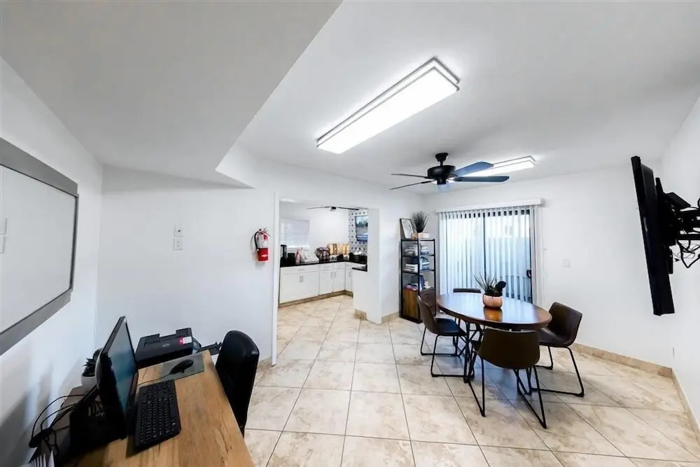 142 Fully Furnished 1BR Suite-Pet Friendly! by RedAwning