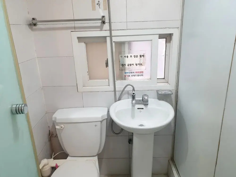 cozy livingtel(female only)