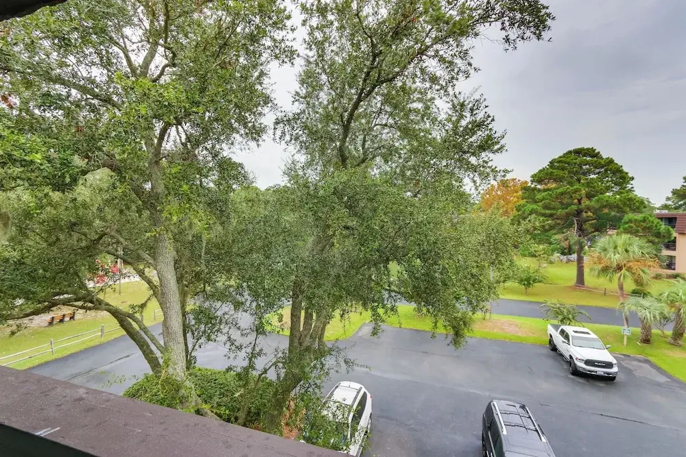 Walk to Beach: HHI Beach & Tennis Resort Condo