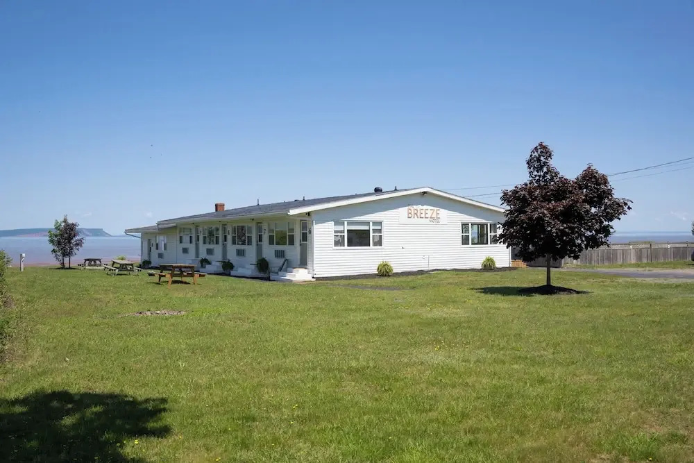 The Breeze Motel